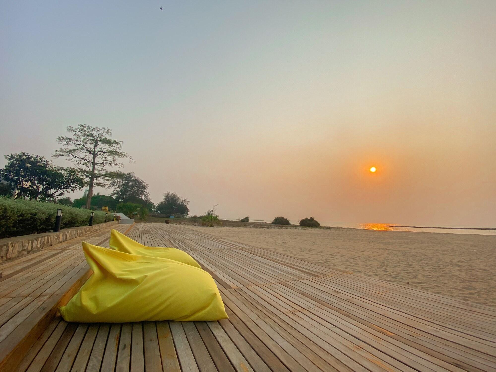 Chez Nous Boutique Resort Haad Khao Samran Eksteriør bilde