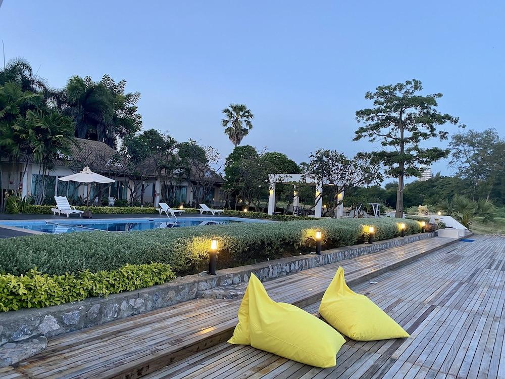 Chez Nous Boutique Resort Haad Khao Samran Eksteriør bilde